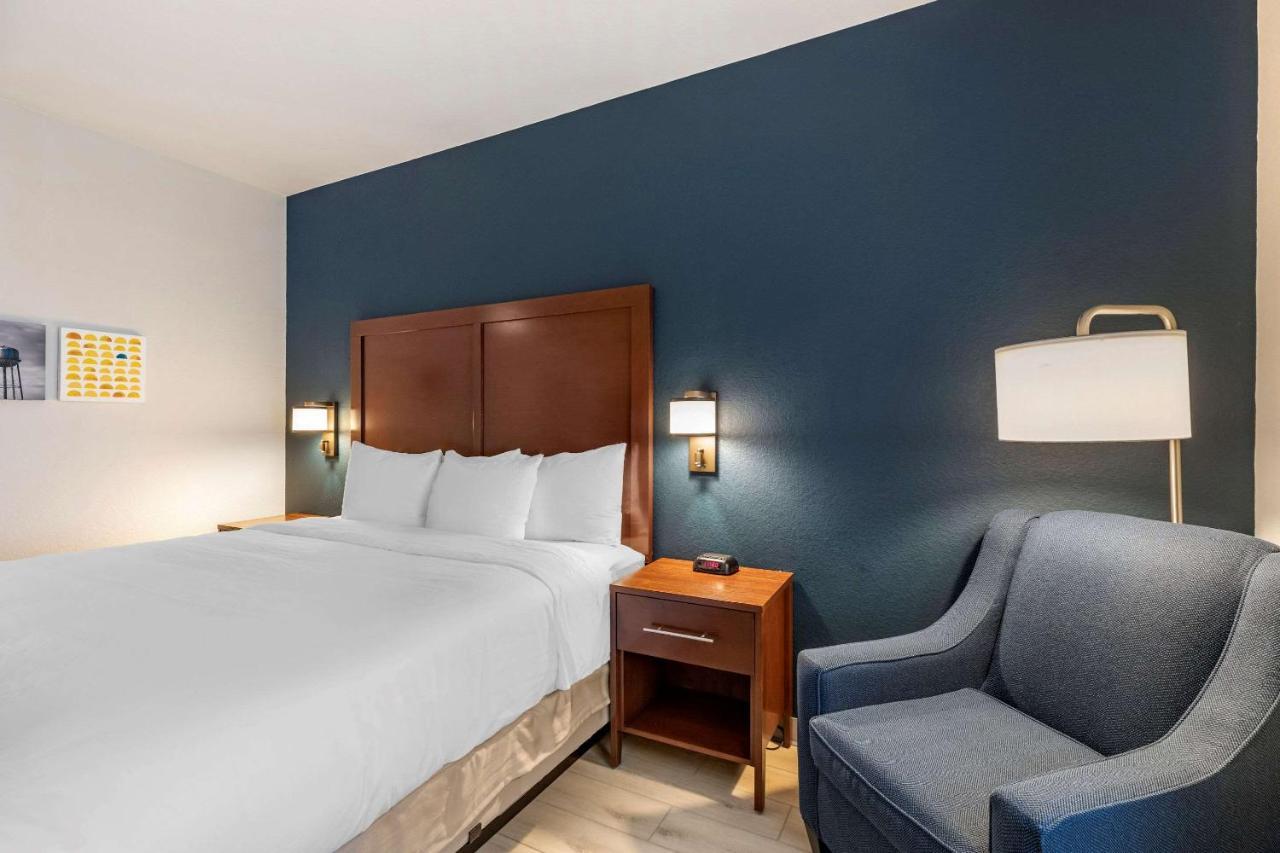 Comfort Inn & Suites Bennett Strasburg Dış mekan fotoğraf